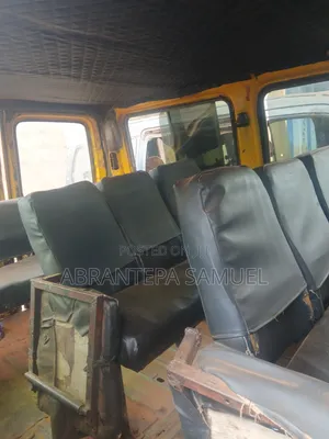 Ford Transit 2010 Yellow