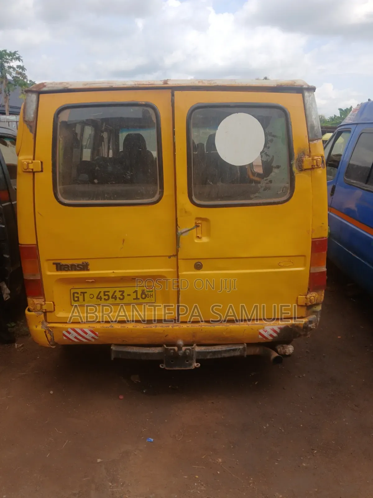 Ford Transit 2010 Yellow