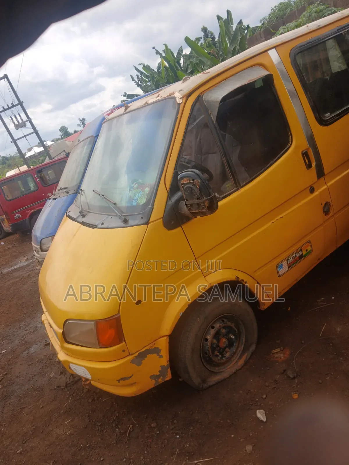 Ford Transit 2010 Yellow