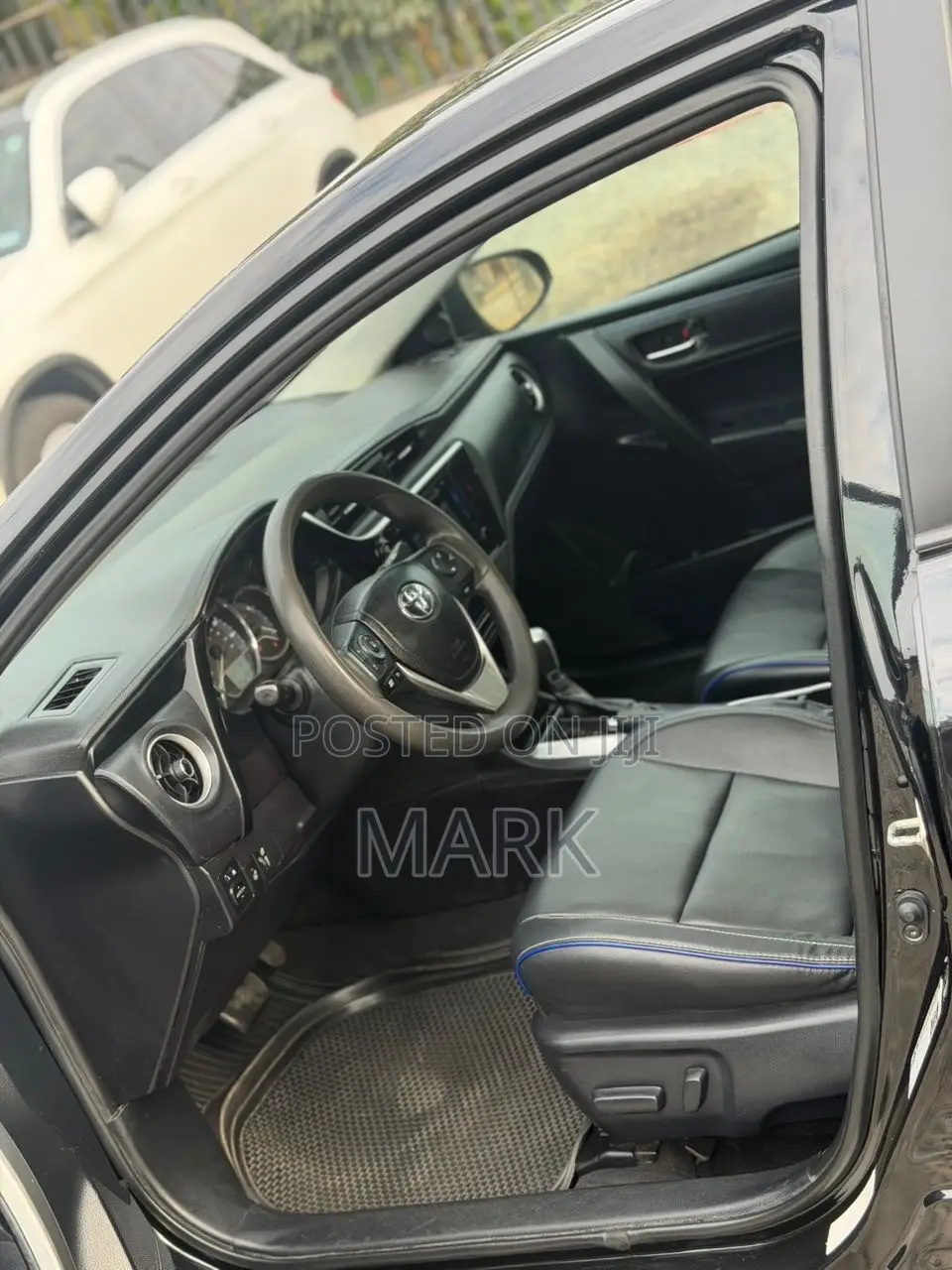 Toyota Corolla XSE (1.8L 4cyl 2A) 2019 Black