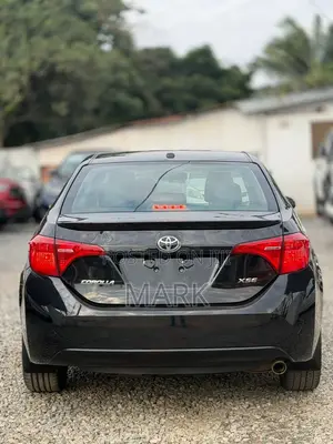 Toyota Corolla XSE (1.8L 4cyl 2A) 2019 Black