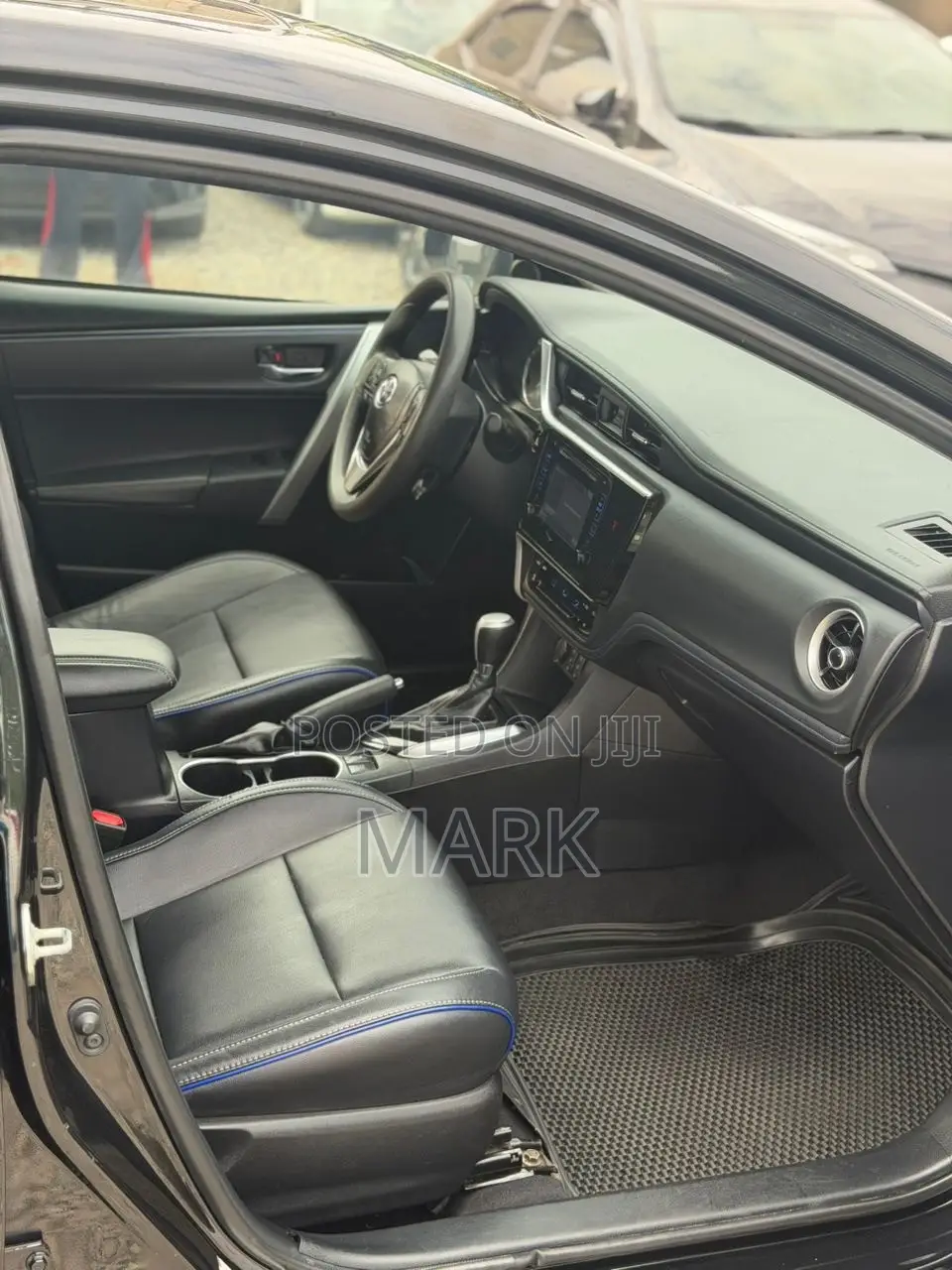 Toyota Corolla XSE (1.8L 4cyl 2A) 2019 Black