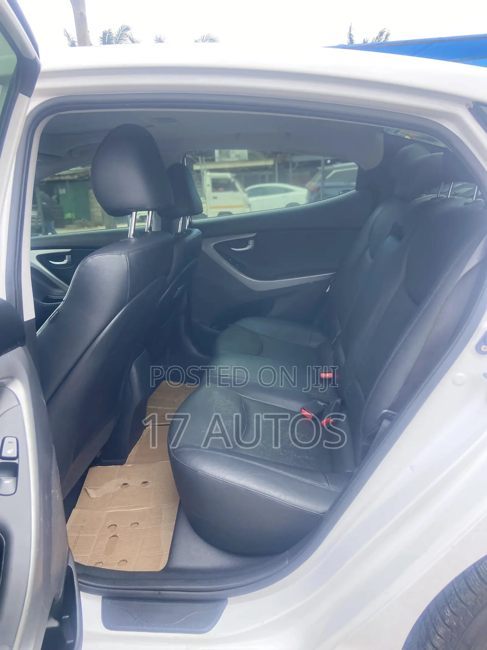 Hyundai Elantra Limited 4dr Sedan (1.8L 4cyl 6A) 2014 White