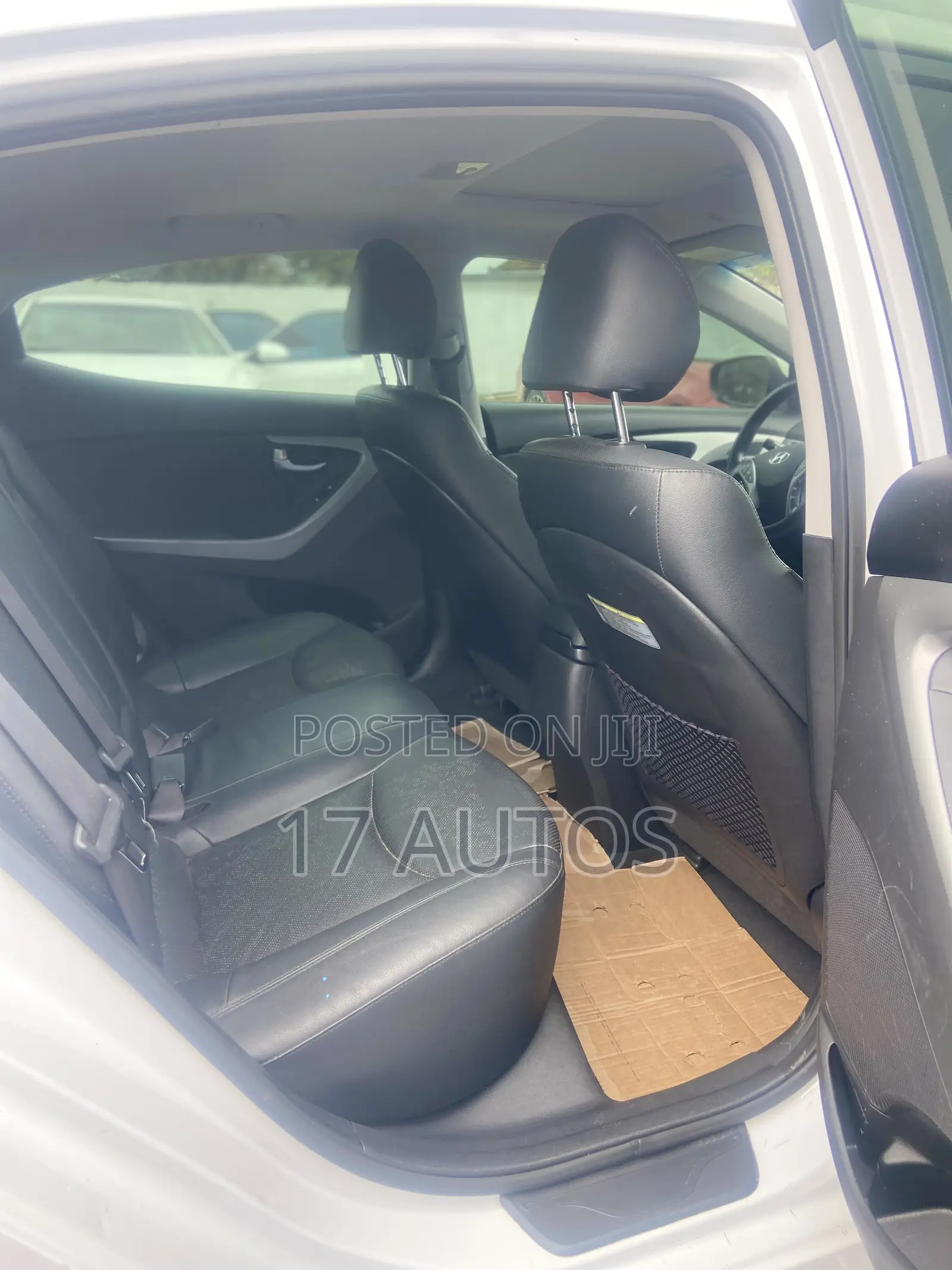 Hyundai Elantra Limited 4dr Sedan (1.8L 4cyl 6A) 2014 White