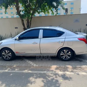 Nissan Versa 2015 Silver