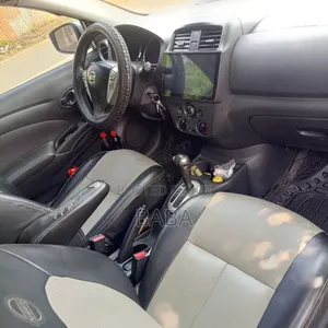 Nissan Versa 2015 Silver