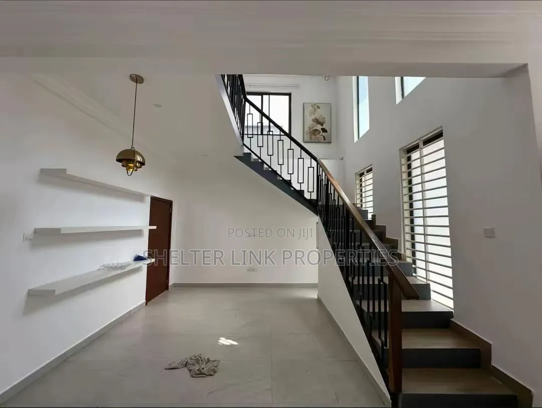 3bdrm Townhouse / Terrace in Haatso Bohye, Antis for rent