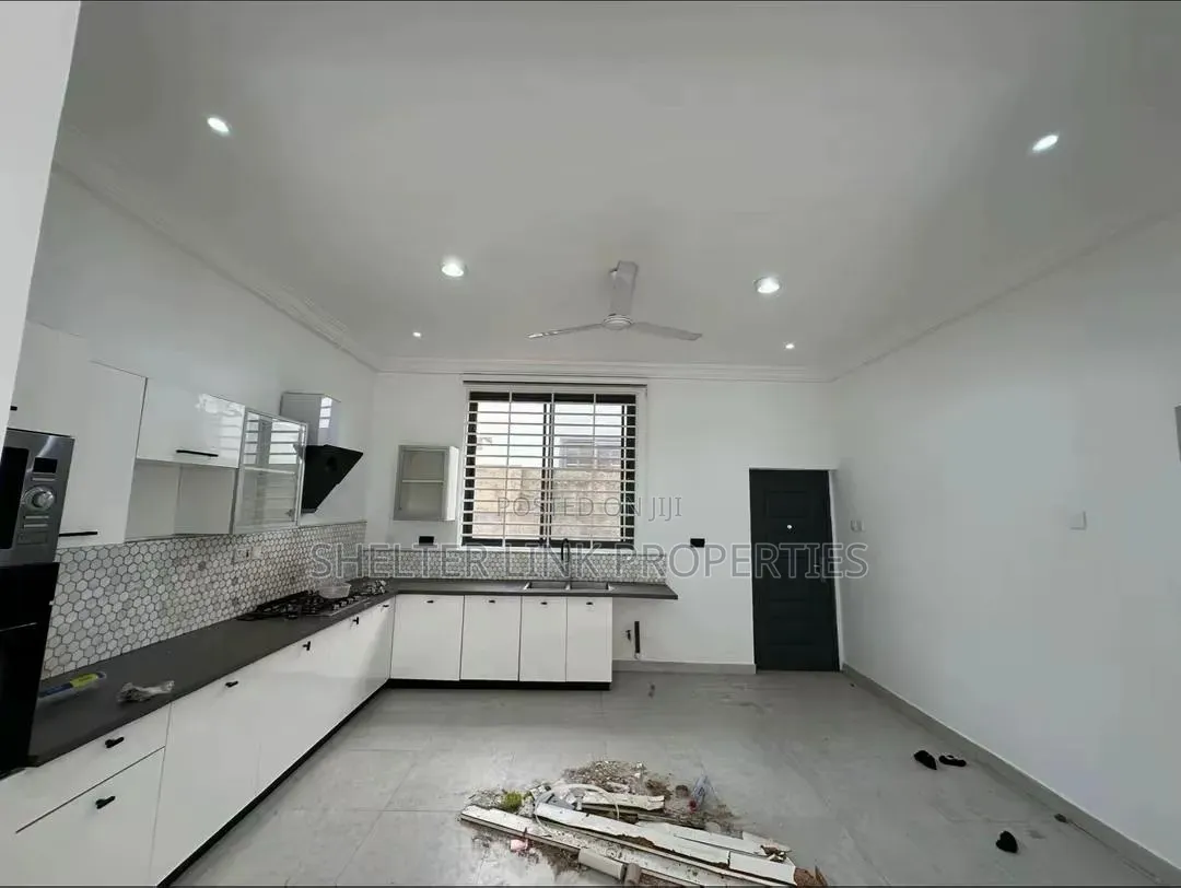 3bdrm Townhouse / Terrace in Haatso Bohye, Antis for rent