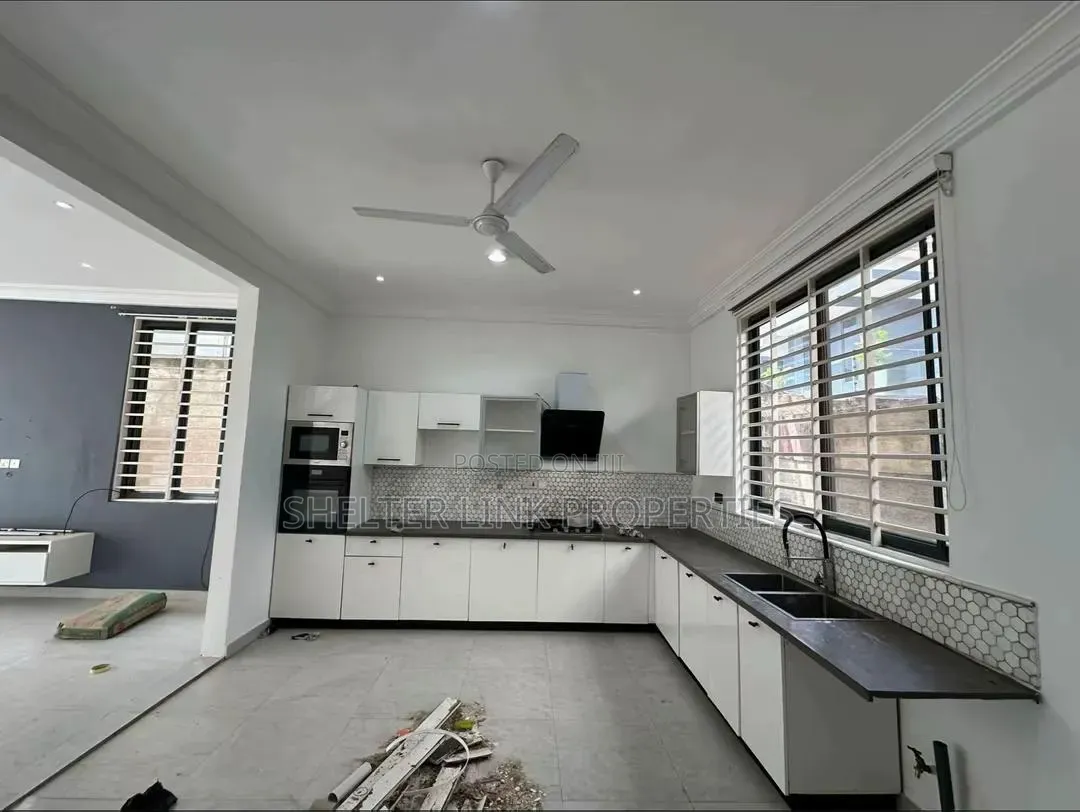 3bdrm Townhouse / Terrace in Haatso Bohye, Antis for rent