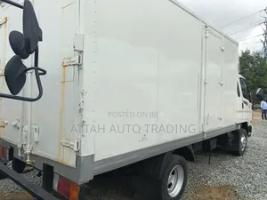Refrigerator Truck