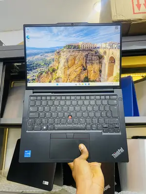 Laptop Lenovo ThinkPad E14 Gen 5 8GB Intel Core i5 SSD 512GB