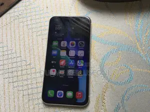 Apple iPhone 11 64 GB White