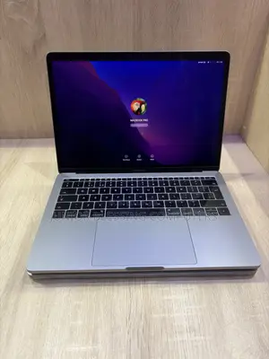 Laptop Apple MacBook Pro 2017 16GB Intel Core i7 SSD 256GB
