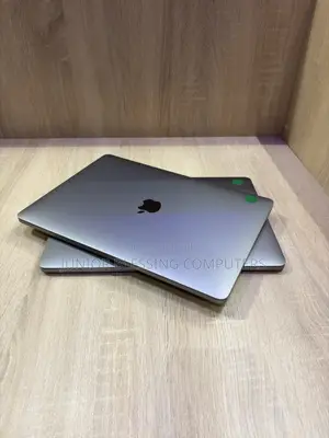Laptop Apple MacBook Pro 2017 16GB Intel Core i7 SSD 256GB