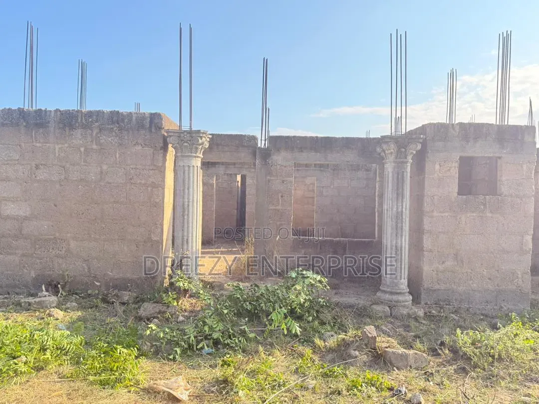 6bdrm Apartment in Dreezy Enterprise, Gomoa East for Sale