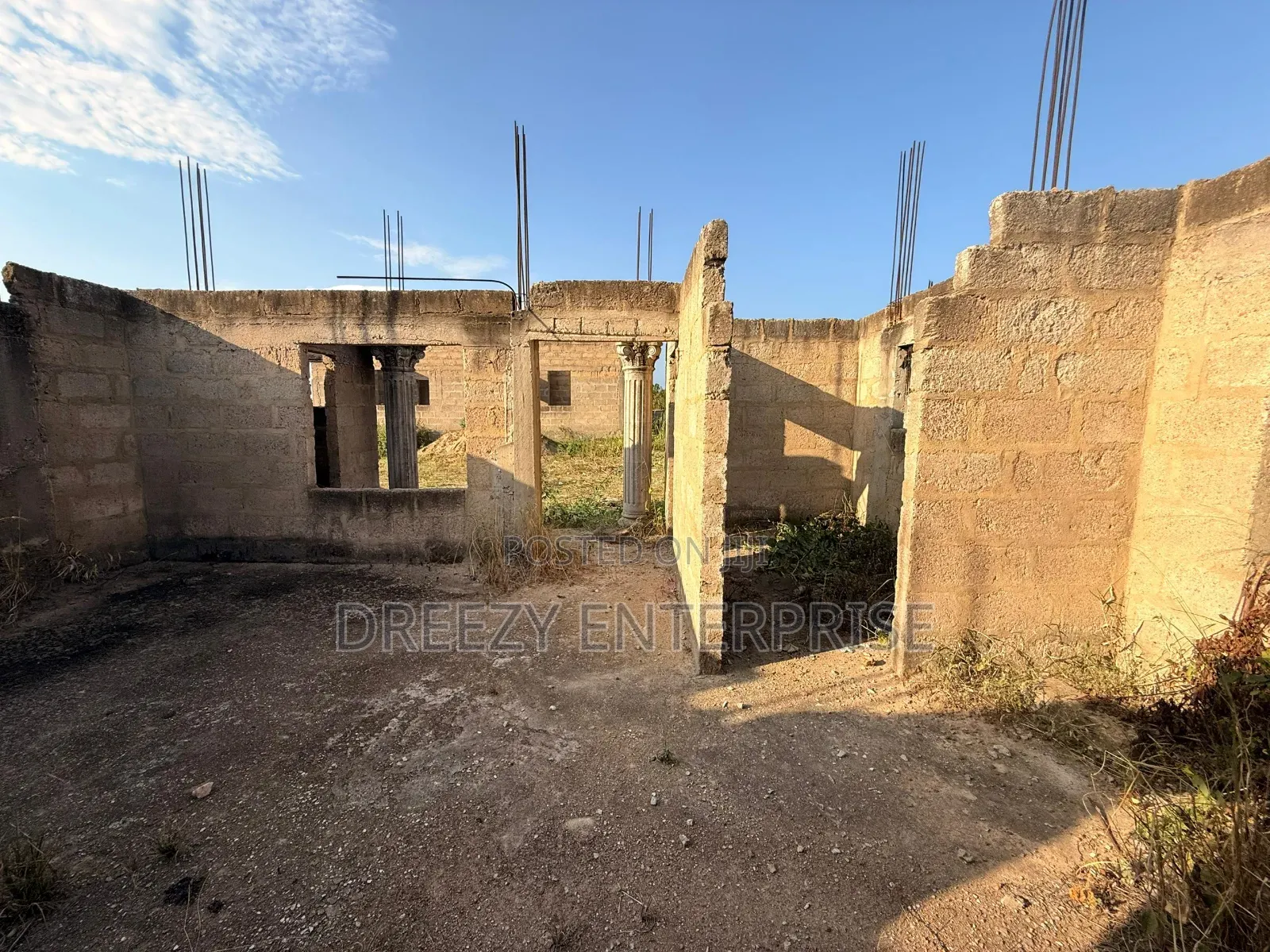 6bdrm Apartment in Dreezy Enterprise, Gomoa East for Sale