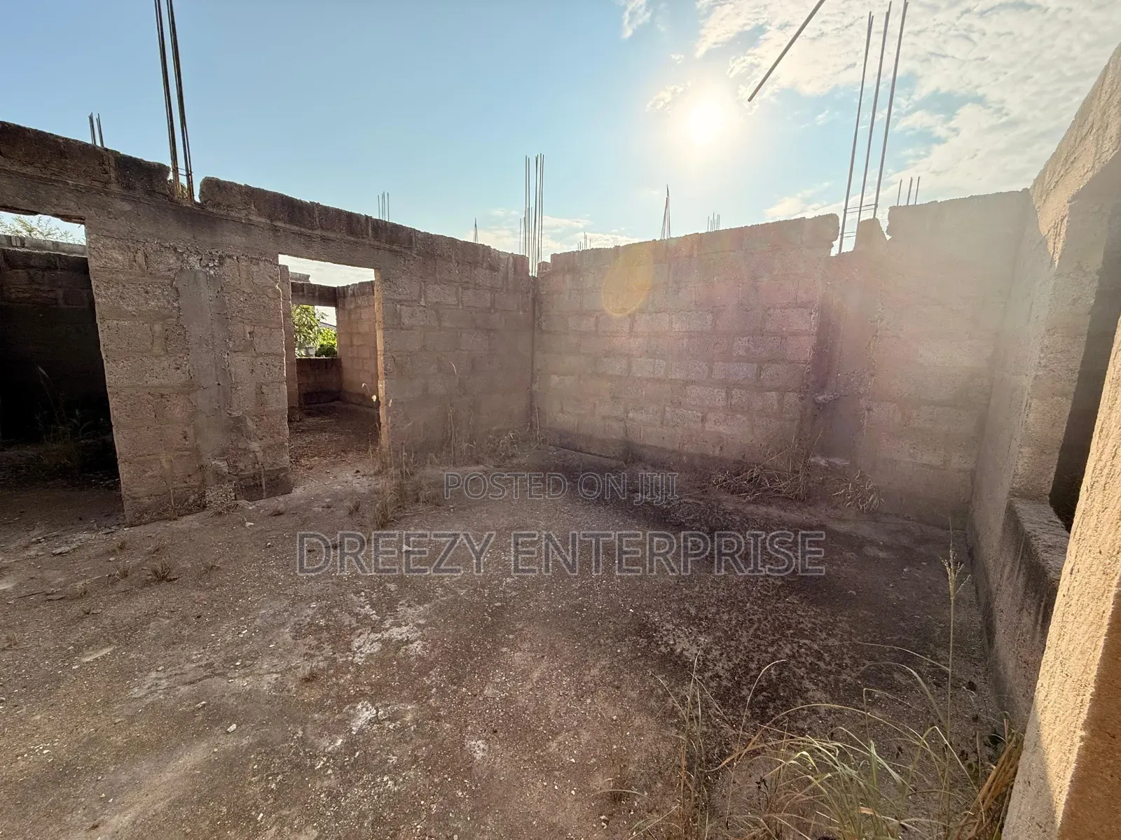 6bdrm Apartment in Dreezy Enterprise, Gomoa East for Sale