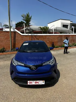 Toyota C-HR 2017 Blue