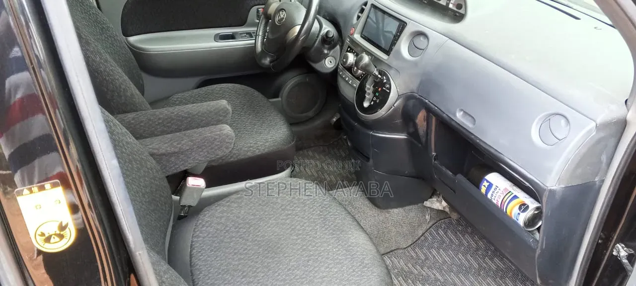 Toyota Sienta 2015 Black