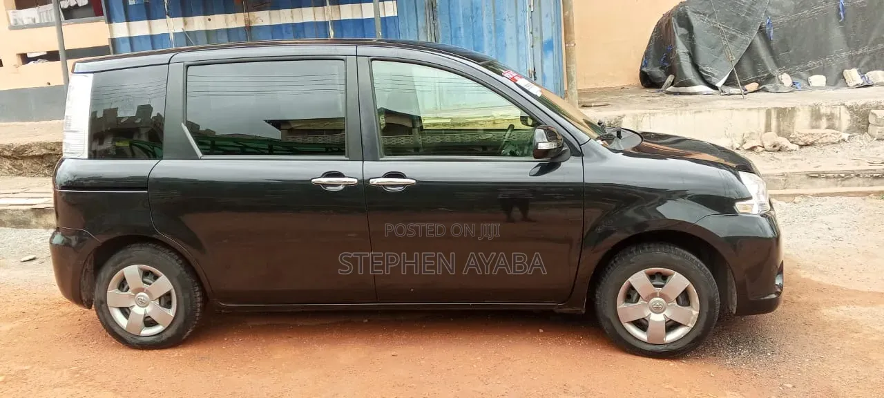 Toyota Sienta 2015 Black