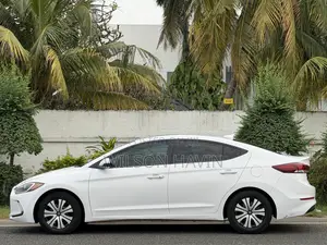 Hyundai Elantra SE 2018 White