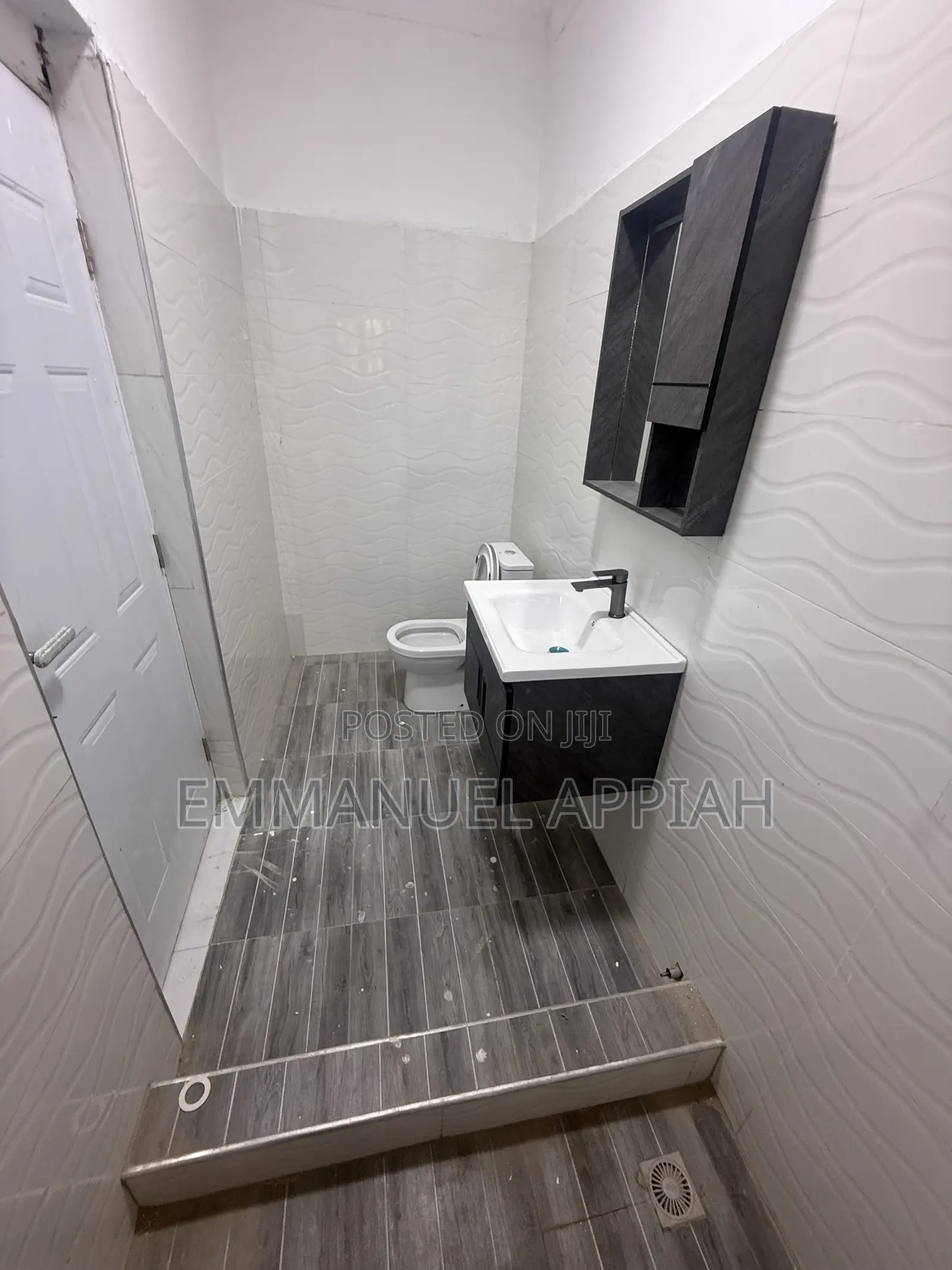 2bdrm House in Awoshei Onyinase, Awoshie for sale