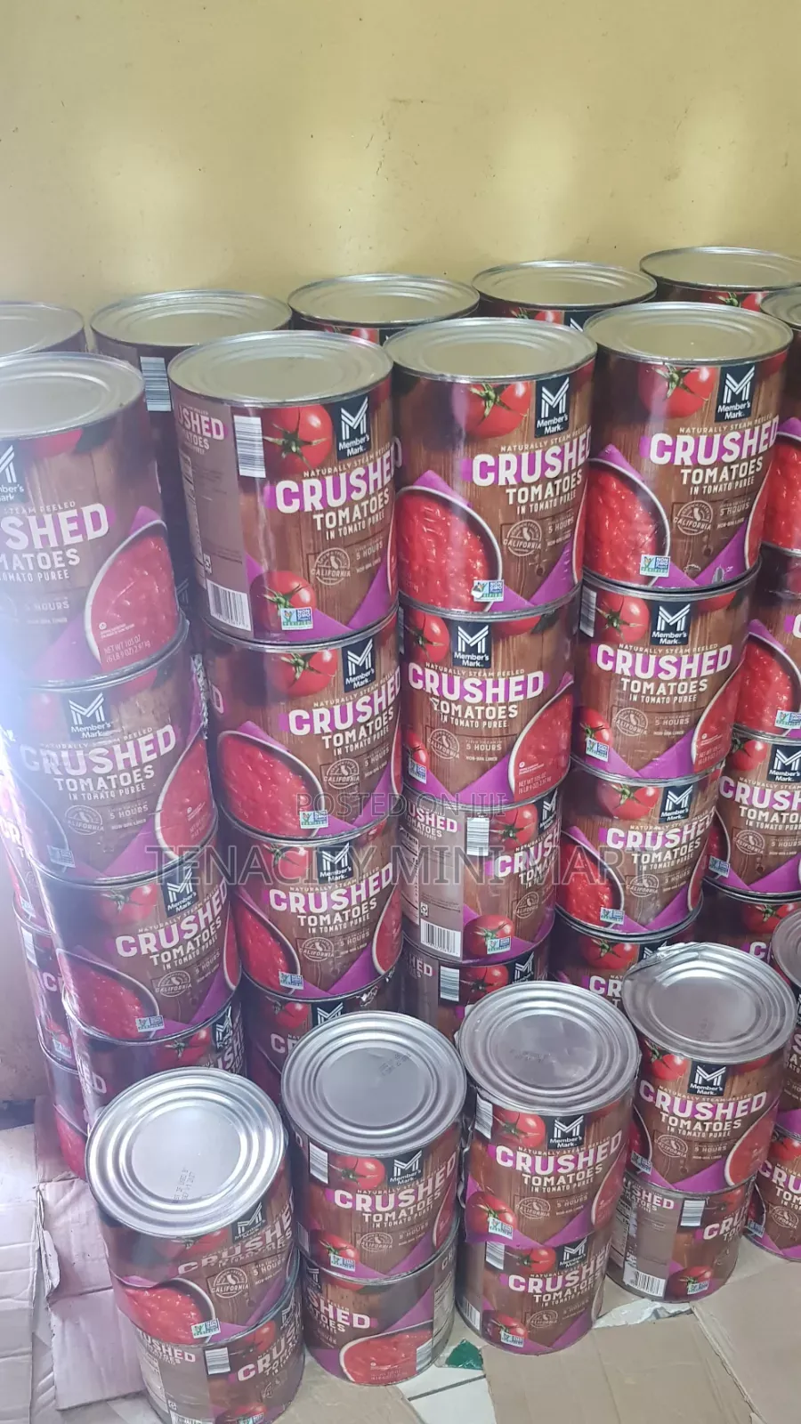 Members Mark Crushed Tomatoes in Tomato Puree