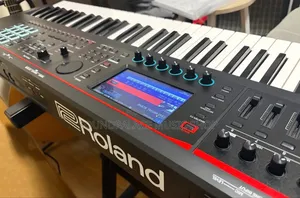 Roland FANTOM-07 Workstation Synthesizer