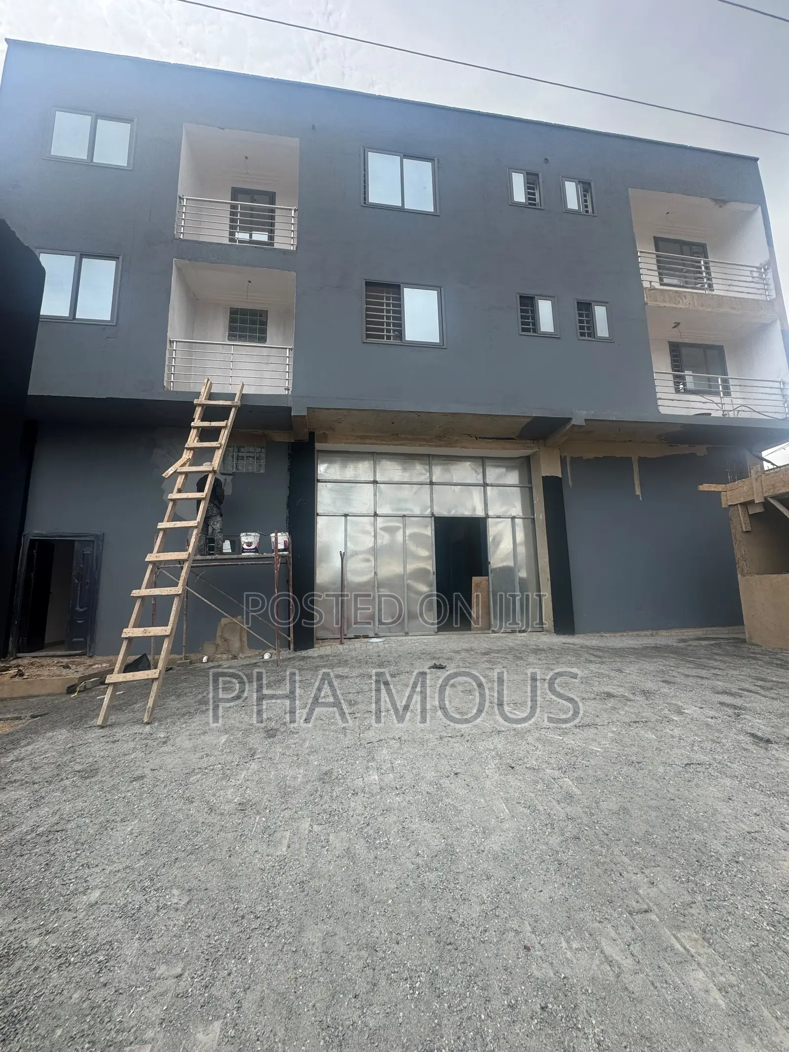 New Built Warehouse With 2bedroom Unit