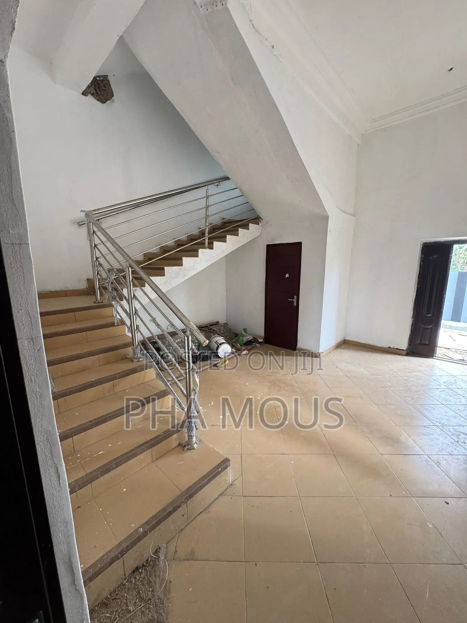 New Built Warehouse With 2bedroom Unit