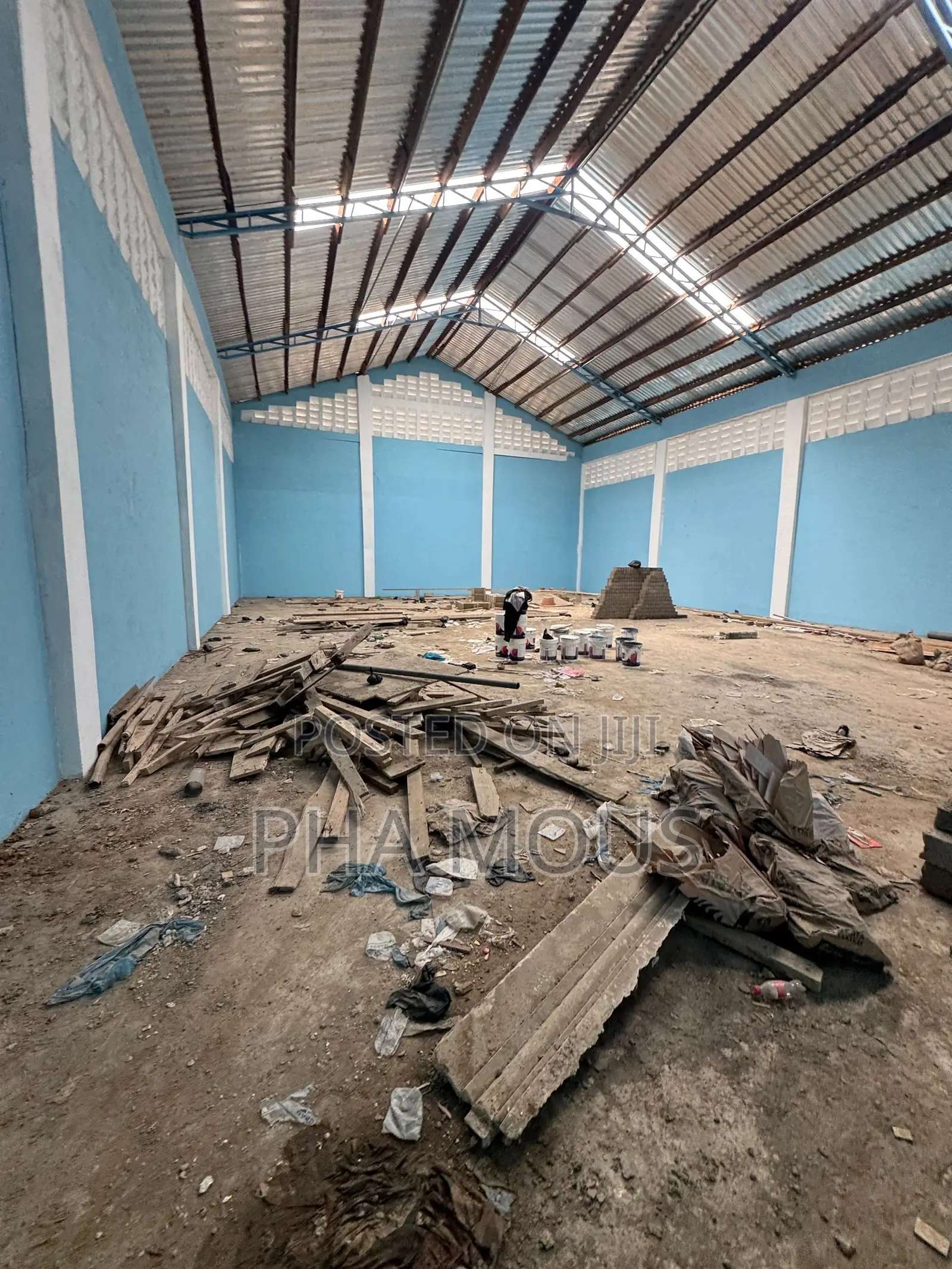 New Built Warehouse With 2bedroom Unit