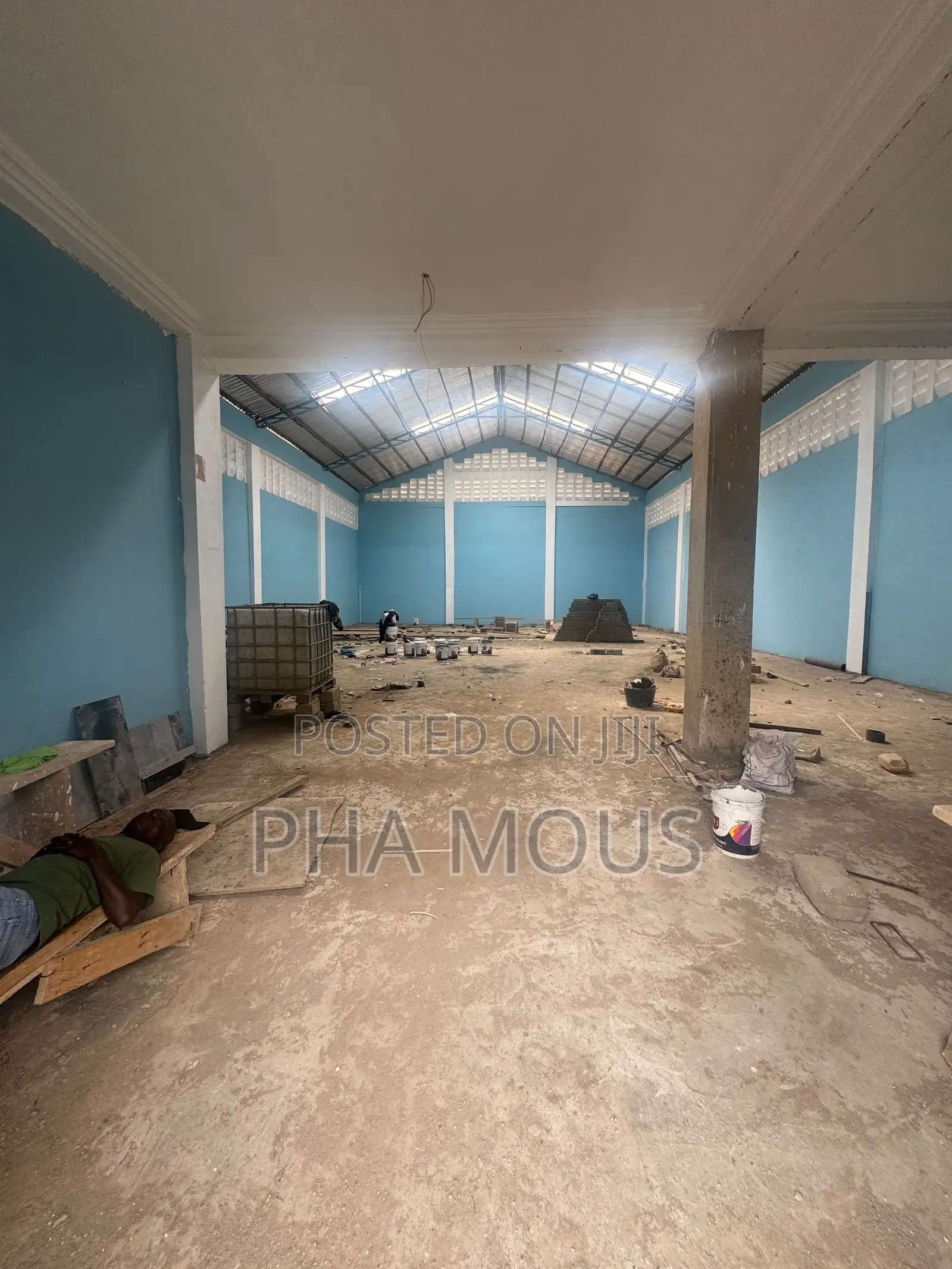 New Built Warehouse With 2bedroom Unit