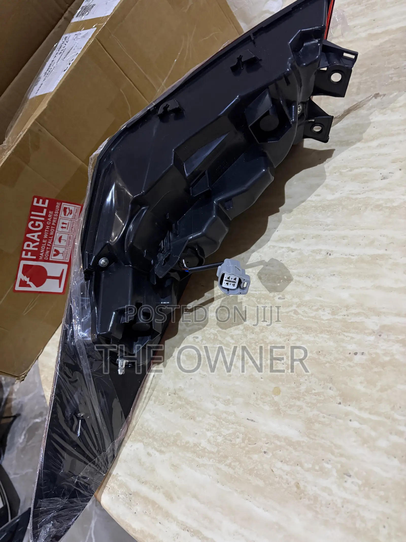 2021to 2023 Toyota Camry Tail Light Driver Side