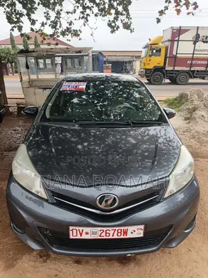 Toyota Vitz 2014 Gray