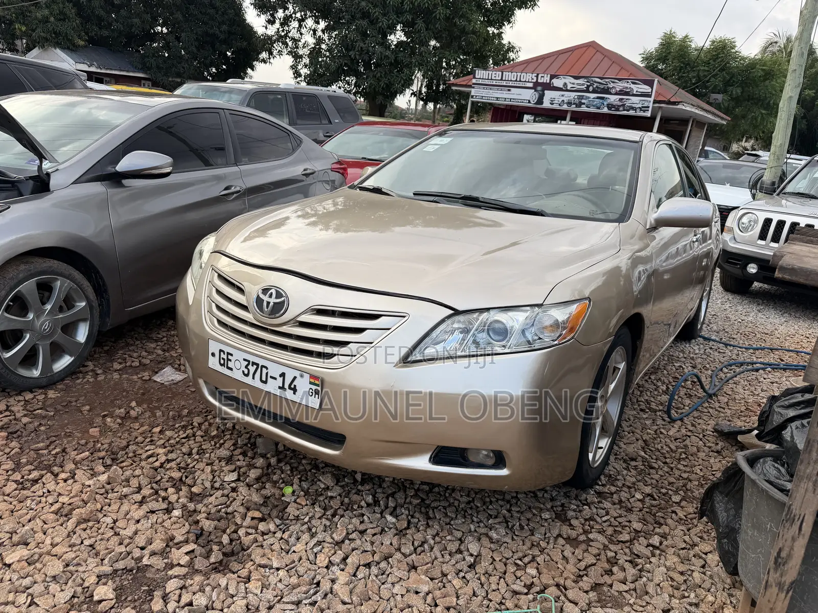 Toyota Camry 2011 Gold
