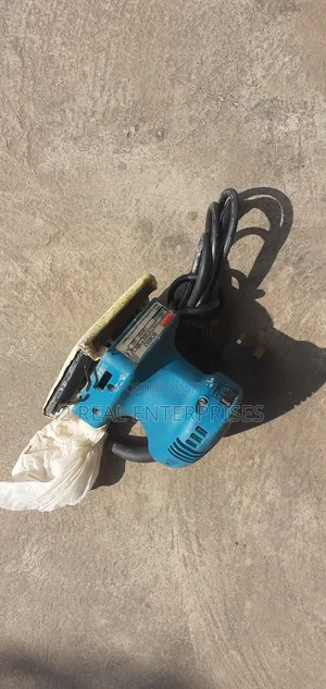 Makita  1/4-Sheet Palm Finishing Sander