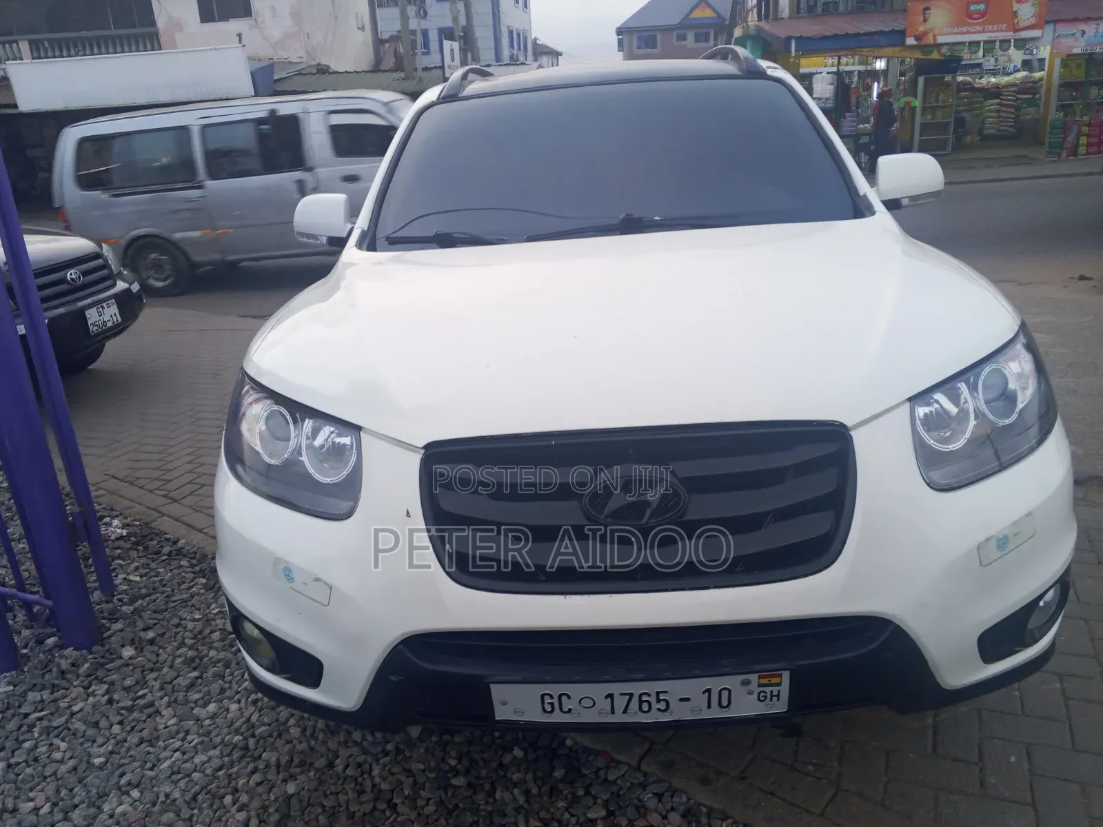Hyundai Santa Fe 2011 White