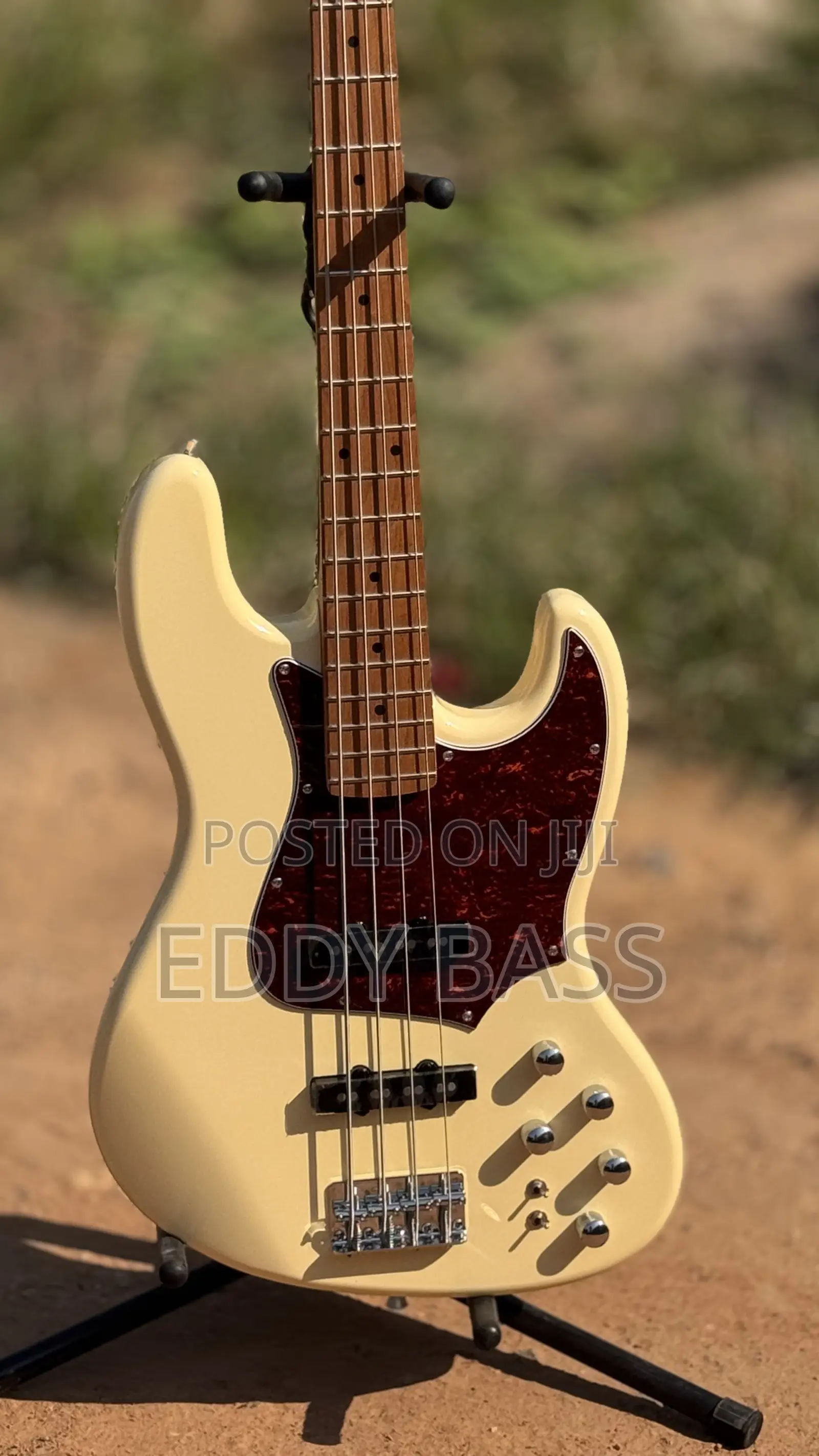Luxars Active 4 Strings Bass