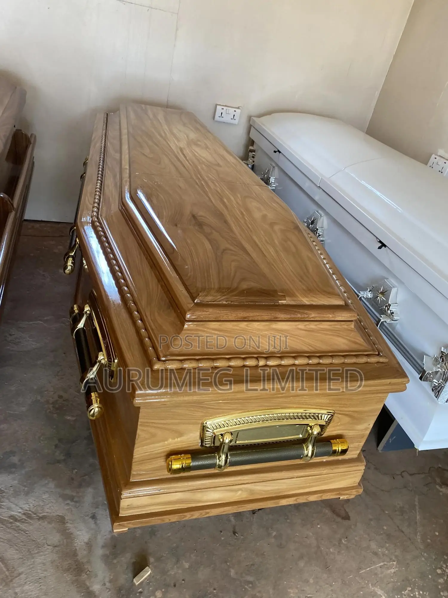 Premium Hardwood Casket – Strong, Elegant & Beautifully Finished