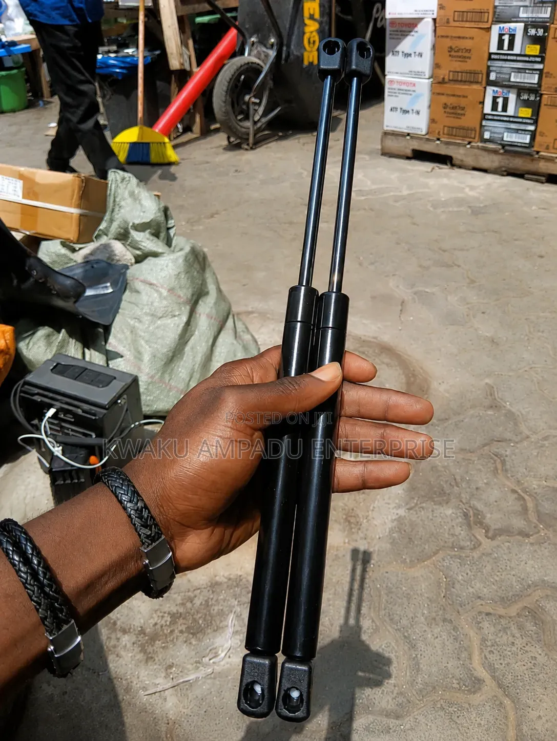 Car Boot Shocks - Gas Struts