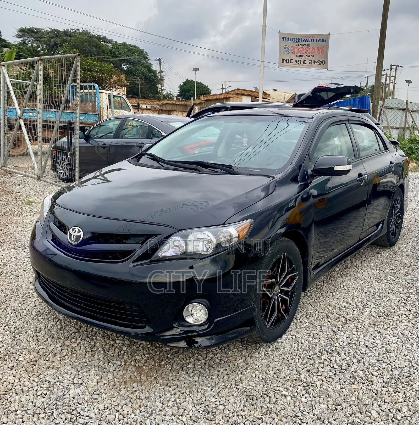Toyota Corolla S 5-Speed 2013 Blue