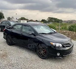 Toyota Corolla S 5-Speed 2013 Blue