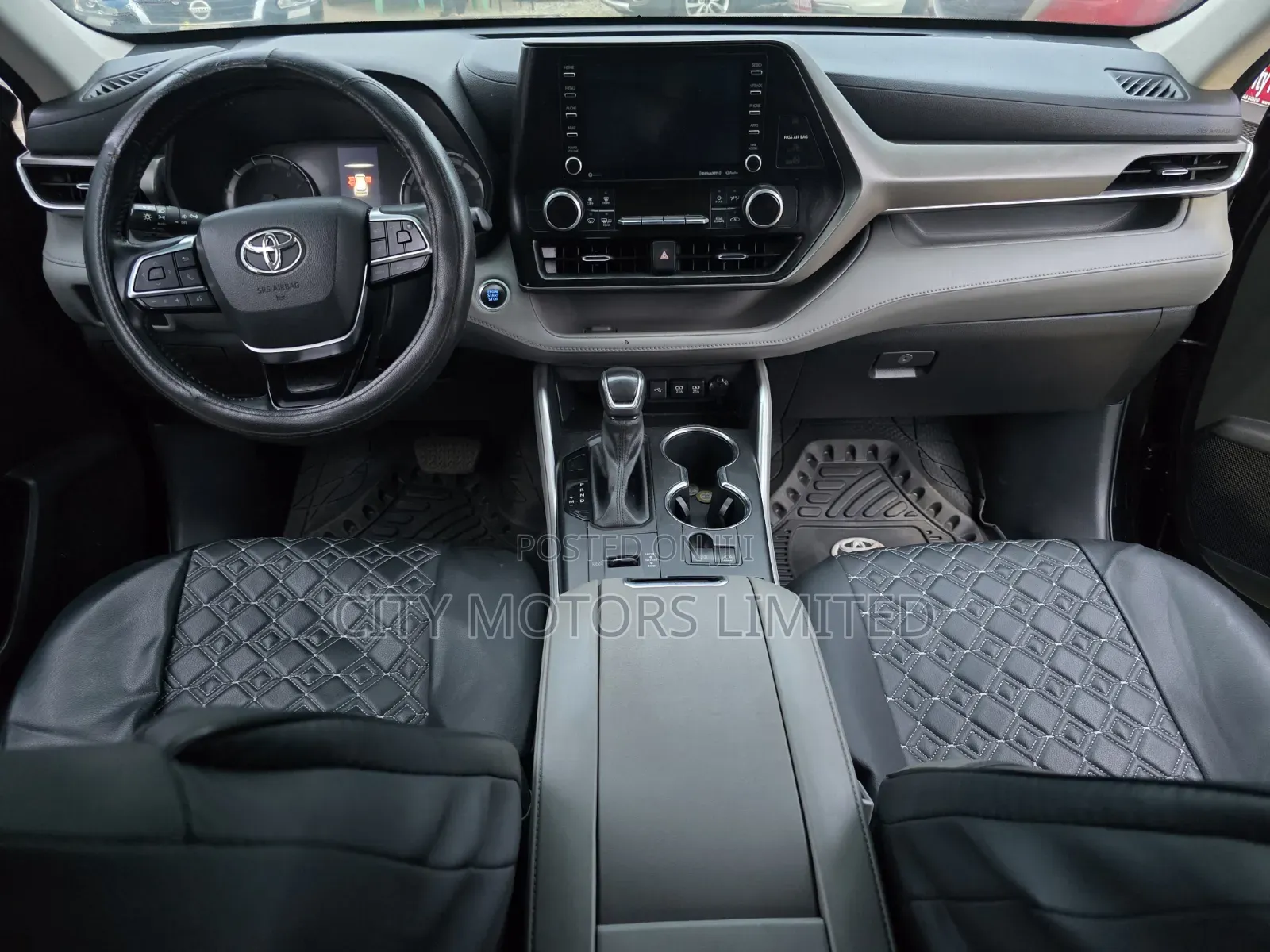 Toyota Highlander LE 2021 Black