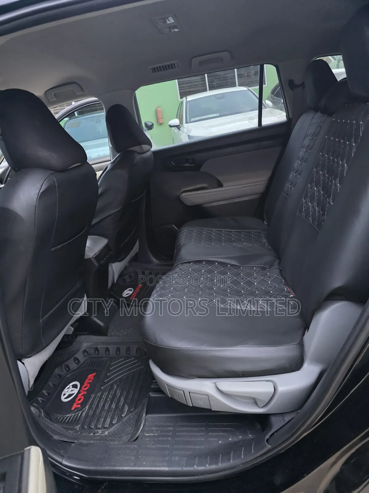 Toyota Highlander LE 2021 Black