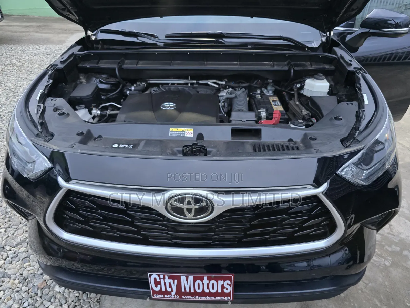 Toyota Highlander LE 2021 Black