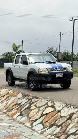 Nissan Hardbody 2019 White