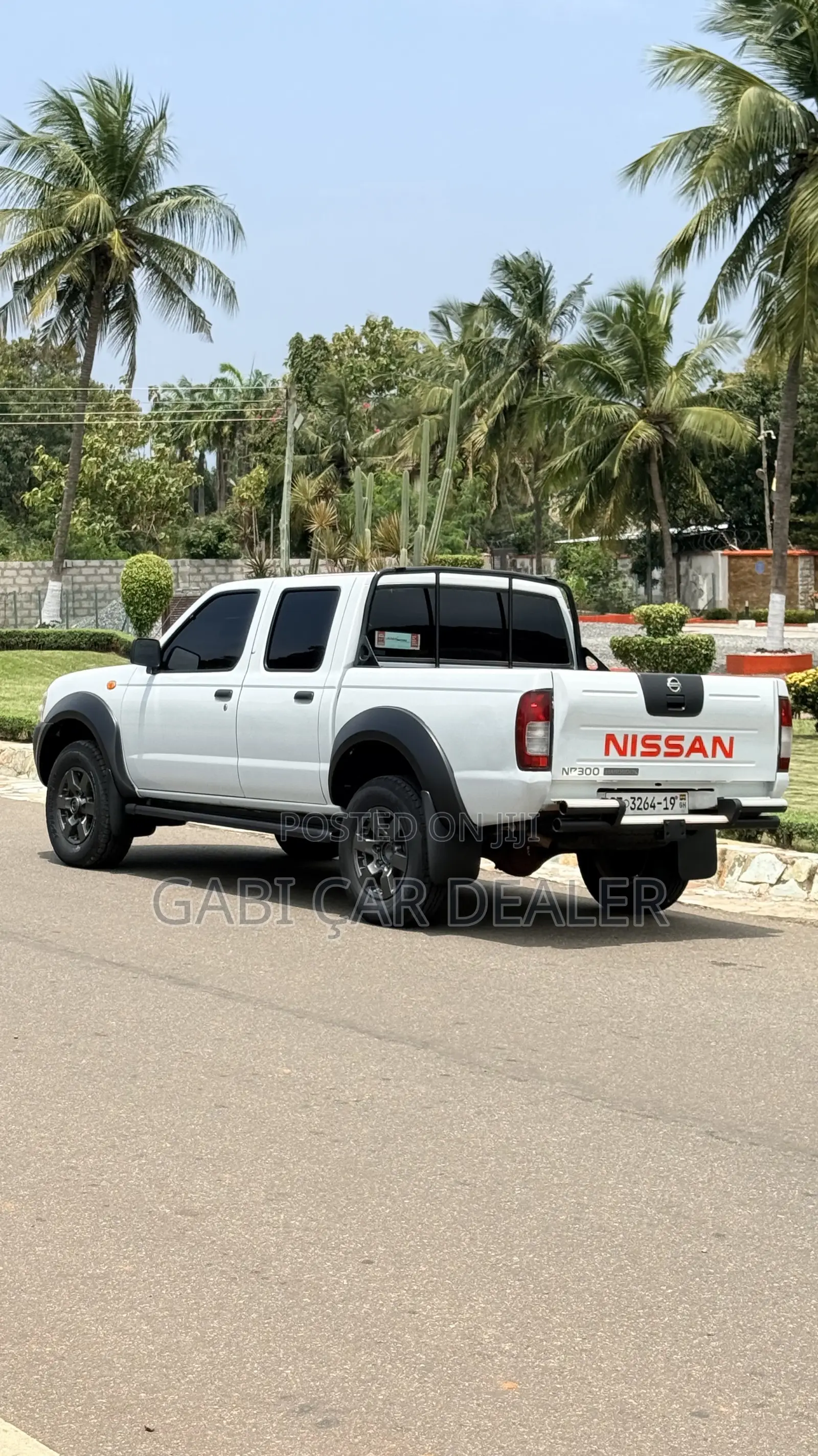Nissan Hardbody 2019 White