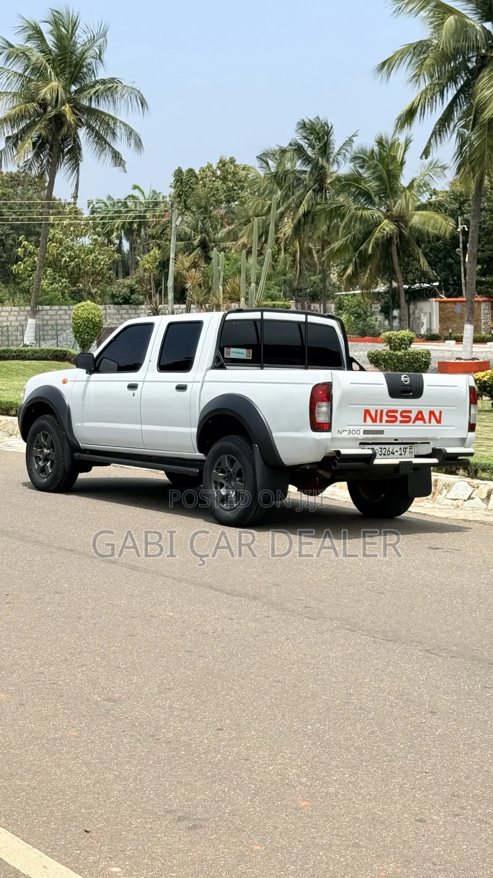 Nissan Hardbody 2019 White