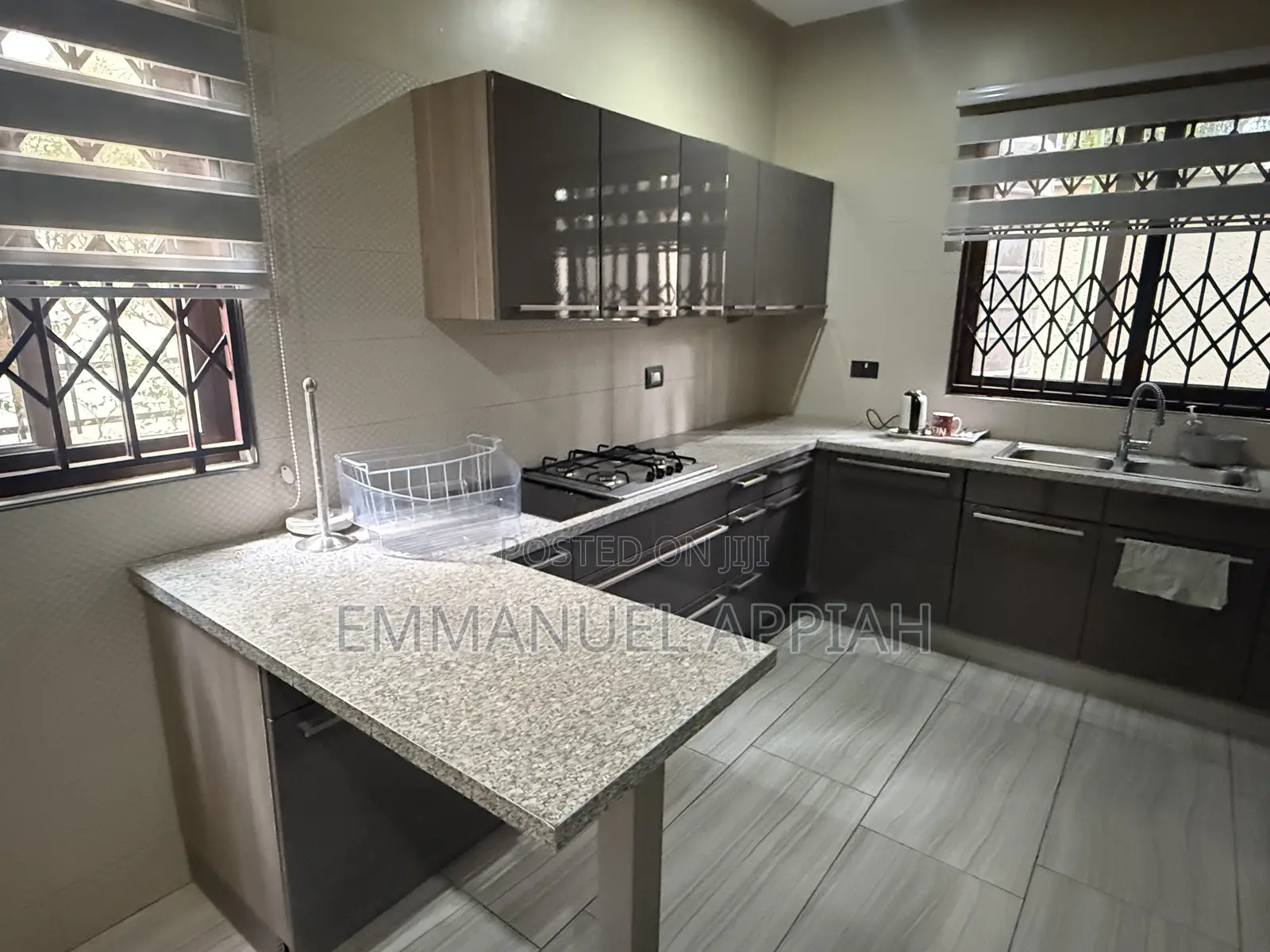 Furnished 4bdrm Townhouse / Terrace in Adjiriganor for rent