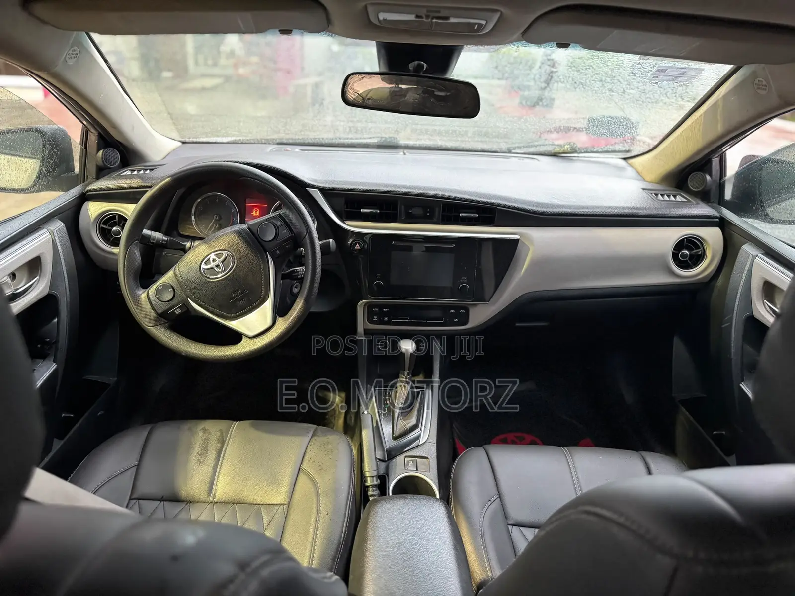 Toyota Corolla LE (1.8L 4cyl 2A) 2018 Silver